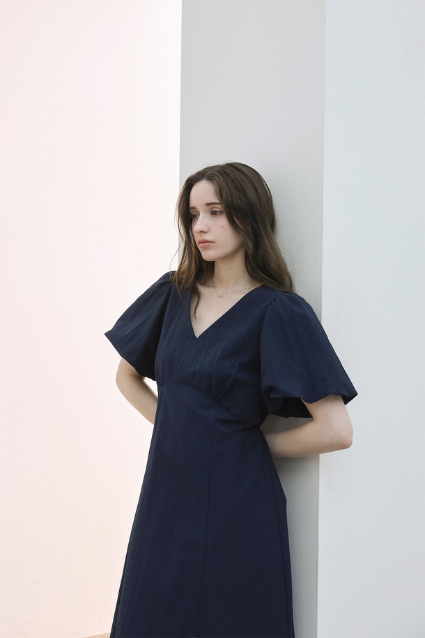 KELLY DONAHUE - 반소매 원피스 - 벨티드 브이 벌룬원피스