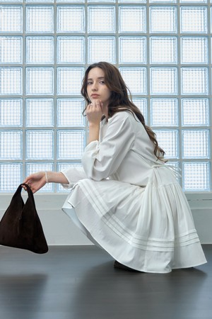 벨티드 볼륨 라운드 원피스