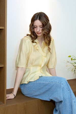 실키 스트랩 볼륨블라우스_YELLOW