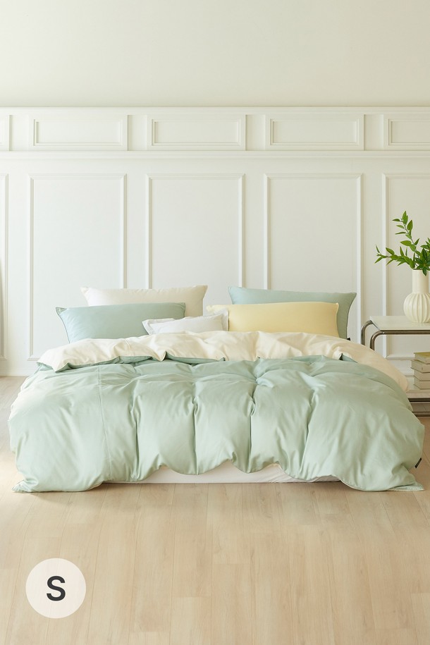 사르르 면모달 홑겹이불커버 싱글 (세이지민트)는 부드러운 면과 모달 소재를 사용하여 제작되었습니다. 싱글 사이즈로, 얇은 두께감과 홑겹 구조로 제작되어 가볍고 쾌적한 사용감을 선사합니다. 은은한 세이지민트 컬러의 무지 디자인으로, 어떤 침구에도 잘 어울립니다. 흡습 기능으로 땀을 빠르게 흡수하여 사계절 내내 쾌적하게 사용할 수 있습니다.
