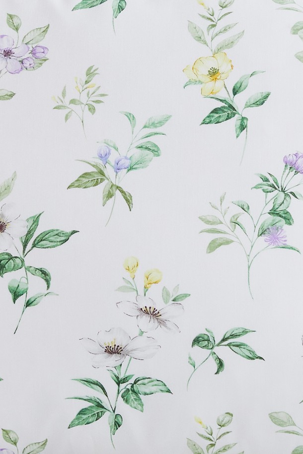 로벨리아 인견 모달 베개커버 50X70(화이트)는 부드러운 촉감과 흡습성이 뛰어난 베개커버입니다. 인견과 모달 소재를 사용하여 제작되었으며, 시원하고 쾌적한 사용감을 제공합니다. 화이트 컬러 바탕에 플라워 패턴이 디자인되어 침실 분위기를 화사하게 연출합니다. 사이즈는 50X70이며, 침구류에 사용되는 베개커버입니다.
