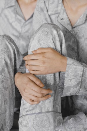 [m] 페이즐리 파자마 세트 그레이