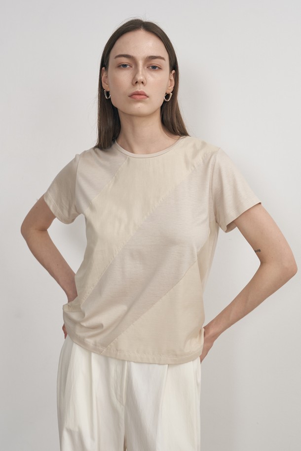 NEBELEVERYWEAR - 반소매 티셔츠 - SILK COMBI TEE_LIGHT BEIGE