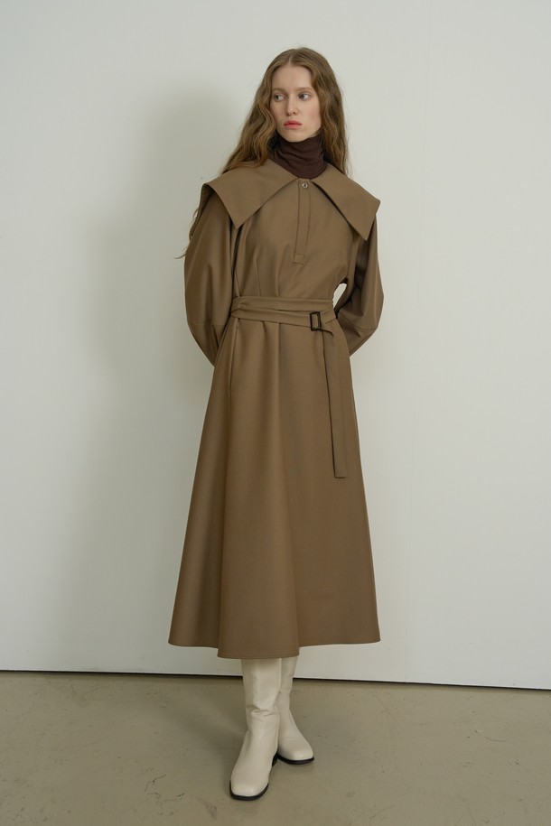 NEBELEVERYWEAR - 긴소매 원피스 - SAILOR BELT DRESS (MOCHA BEIGE)