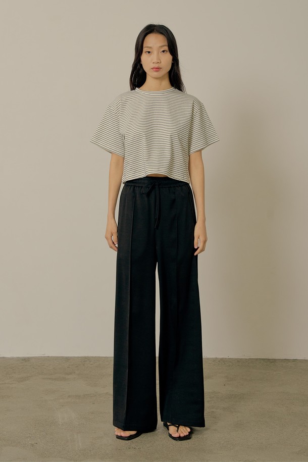 NEBELEVERYWEAR - 롱/미디팬츠 - Satin pintuck pants_black