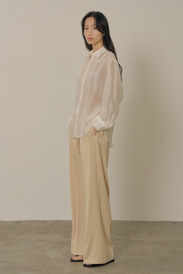 NEBELEVERYWEAR - 롱/미디팬츠 - Satin pintuck pants_beige