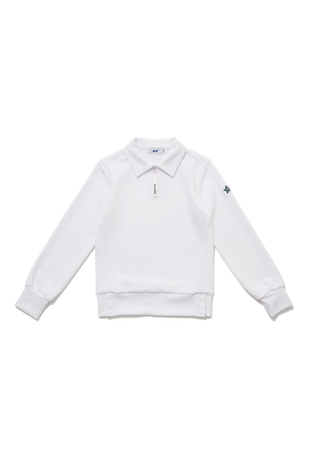 [BLUDOT] 볼륨 하프집업 카라티셔츠는 여성 골퍼를 위한 스포티한 스타일의 하프넥 카라티셔츠입니다. 블루 컬러에 레귤러핏으로 제작되었으며, 부드러운 레이온과 폴리에스테르 혼방 소재로 봄, 여름, 가을 시즌에 착용하기 좋습니다. 두꺼운 두께감에 흡습, 속건, 신축성 기능을 갖춰 활동성을 높였습니다. 밑단 트임, 스냅 여밈, 밑단 둘레 조절, 포인트 테이프 배색, 왼쪽 팔 브랜드 와펜 디테일이 돋보이는 디자인입니다.
