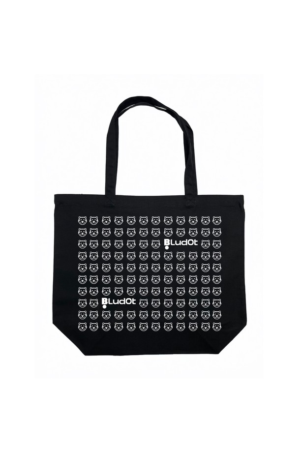 [BLUDOT] 타이거 그래픽 캔버스 에코백 라지입니다. 캔버스 소재의 블랙 컬러 에코백으로, 숄더백과 토트백으로 활용 가능합니다. 사각형 모양에 타이거, 그래픽, 로고 패턴이 돋보이는 디자인입니다. 넉넉한 라지 사이즈로 제작되어 일상생활에서 실용적으로 사용할 수 있습니다. 캐주얼, 스트리트, 미니멀 스타일을 즐겨 입는 분들께 추천합니다.
