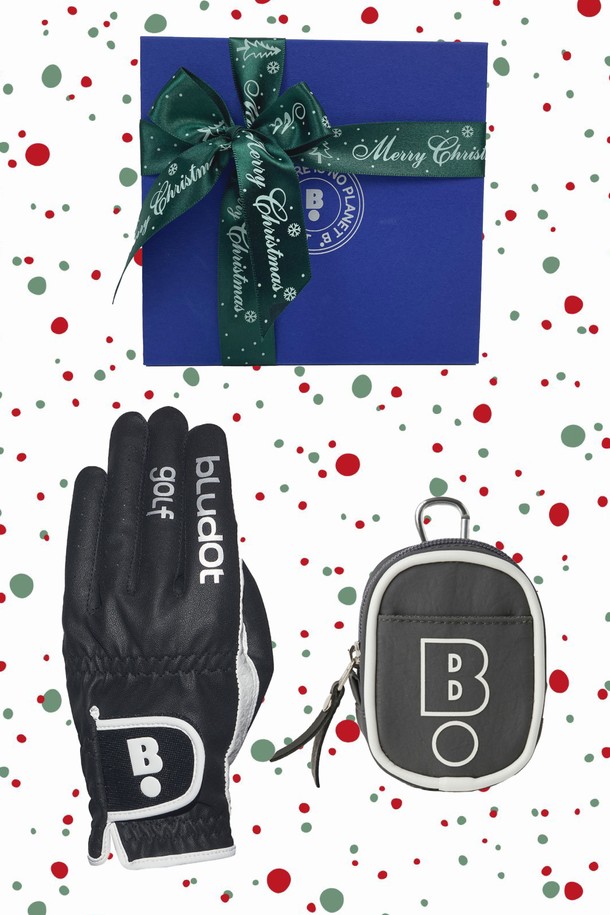 [BLUDOT] 블루닷 로고 장갑 + 볼케이스_BK는 골프룩에 어울리는 남녀 공용 골프 장갑입니다. 부드러운 합성가죽 소재로 제작되었으며, 블랙 색상에 로고 패턴이 적용되어 클래식, 미니멀, 스포티한 스타일을 연출합니다. 얇은 두께로 제작되어 편안한 착용감을 제공하며, 사이즈 조절 기능이 있어 손에 맞게 조절할 수 있습니다. 장갑과 함께 볼케이스가 세트로 구성되어 실용성을 더했습니다.

