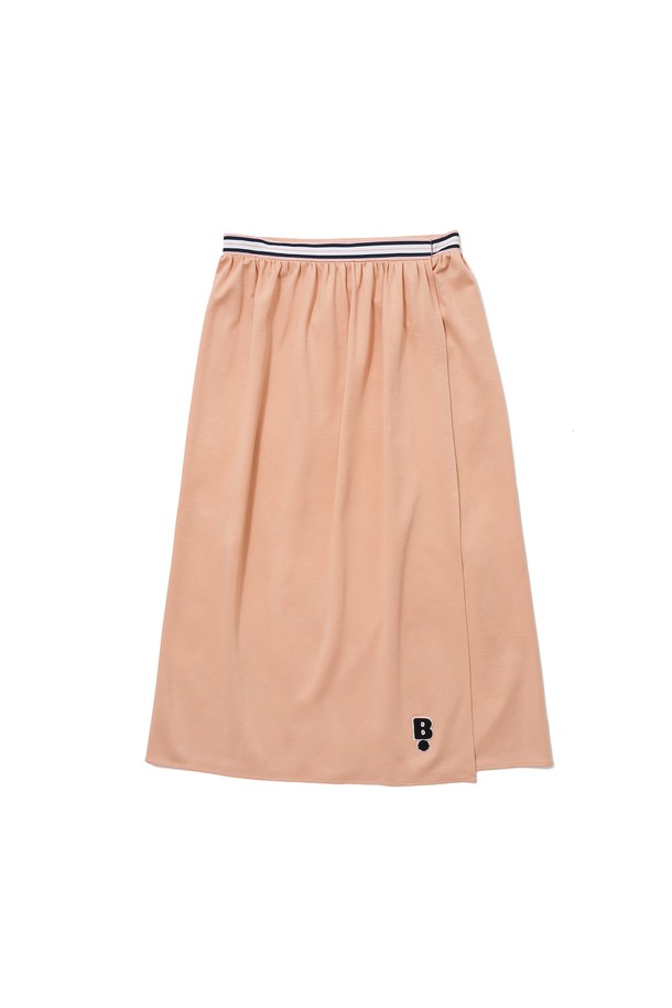 부드러운 면 소재로 제작되어 흡습성이 뛰어난 테이프 포인트 샤워 랩가운입니다. 핑크 색상으로 실내 및 욕실에서 편안하게 착용할 수 있으며, 사계절 내내 활용 가능합니다. 미니멀하면서도 로맨틱한 분위기를 연출하며, 집콕룩과 휴가룩으로 제격입니다. 랩 스타일 디자인에 테이프 포인트 디테일로 포인트를 더해 고급스러운 느낌을 선사합니다. 단품으로 구성되어 실용성을 높였습니다.
