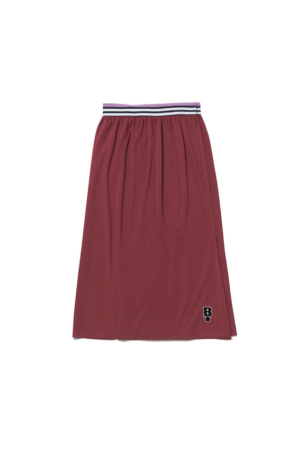 [BLUDOT] 테이프 포인트 샤워 랩가운_RO는 사우나, 수영장에서 활용하기 좋은 샤워 가운입니다. 레이온, 나일론, 폴리우레탄 혼방 소재로 제작되어 부드러운 촉감을 선사하며 편안한 핏을 제공합니다. 로즈 컬러에 유니크한 감성의 와펜, 테이프 포인트 디자인이 돋보이며, 탑 부분은 벨크로 여밈 방식으로 간편하게 착용할 수 있습니다. 브랜드 로고 디테일이 더해져 리조트, 미니멀, 캐주얼 스타일을 연출하기 좋습니다. 휴가룩, 리조트룩, 집콕룩으로 활용하여 편안하고 스타일리시한 분위기를 연출해보세요.
