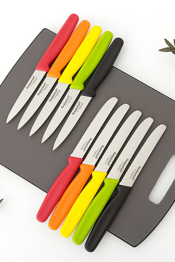 레벤호프 4인치 톱날 과도 옐로우는 주방에서 과일과 채소를 손질하는 데 최적화된 과도입니다. 카본 합금강 소재의 톱날 형태로 뛰어난 절삭력을 자랑하며, 레이저 각도 테스트를 거쳐 정밀함을 더했습니다. 미끄럼 방지 손잡이와 인체공학적 디자인으로 손 피로를 줄여주며, 옐로우 컬러가 주방에 산뜻함을 더합니다. 21 x 2cm 크기로 사용이 편리하며, 재연마가 가능하여 오랫동안 사용할 수 있습니다.
