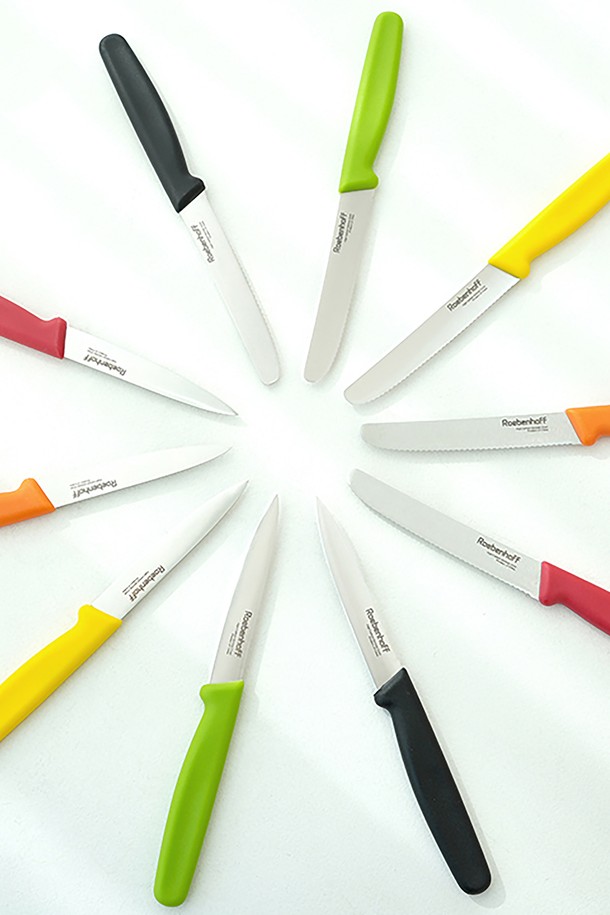 레벤호프 4인치 톱날 과도 블랙은 과일 및 채소 절단에 특화된 주방용품입니다. 톱날 형태의 칼날과 인체공학적 디자인으로 뛰어난 절삭력을 제공하며, 손 피로도를 줄여줍니다. 블랙 색상의 세련된 디자인은 주방의 품격을 높여줍니다. 카본 합금강과 폴리프로필렌 수지의 견고한 소재로 제작되었으며, 식기세척기 사용 및 재연마가 가능하여 실용적입니다. 레이저 각도 테스트를 완료하여 더욱 정확하고 안전하게 사용 가능합니다.
