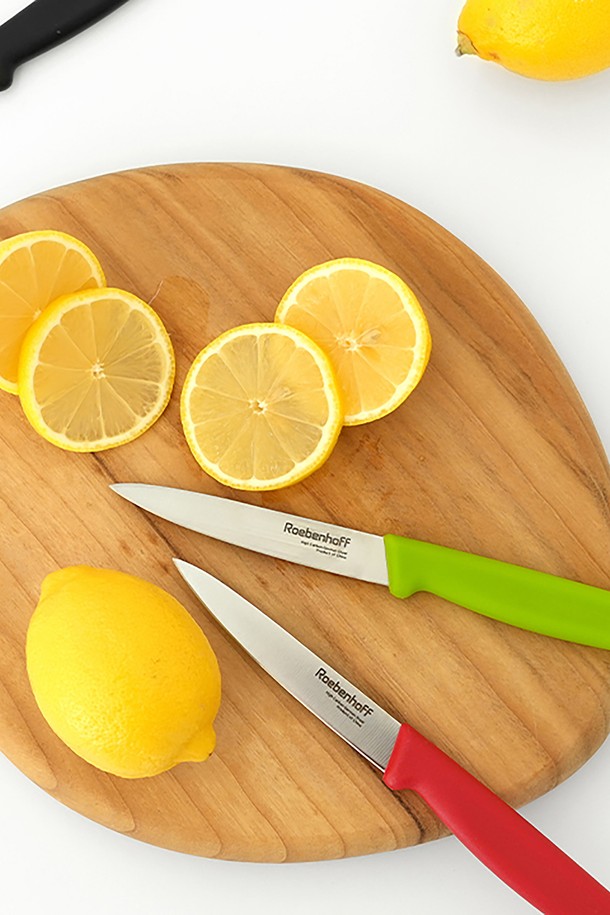 레벤호프(Levenhuk) 4인치 민자 과도 그린은 주방에서 과일 및 채소 손질에 유용한 칼입니다. 스테인레스 소재로 제작되어 내구성이 뛰어나며, 4인치 크기로 사용하기 편리합니다. 그린 색상의 손잡이와 민자 칼날 디자인이 특징이며, 정품 보증 및 A/S를 제공합니다. 과일 손질과 야채 손질에 적합한 레벤호프(Levenhuk) 과도로 주방의 품격을 높여보세요. 공식 유통 제품으로 믿고 사용할 수 있습니다.
