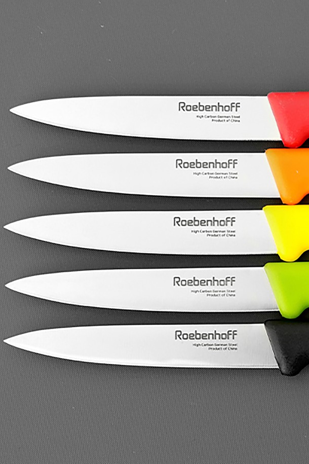 레벤호프 4인치 민자 과도 옐로우는 주방에서 과일, 채소를 다듬을 때 유용한 과도입니다. 4인치 크기로 휴대와 사용이 편리하며, 카본 합금강 소재의 날은 레이저 각도 테스트를 거쳐 뛰어난 절삭력을 자랑합니다. 인체공학적 디자인의 손잡이는 미끄럼 방지 처리가 되어 안전하며 손의 피로를 덜어줍니다. 옐로우 컬러의 비비드한 디자인은 주방에 산뜻함을 더하고, 식기세척기 사용이 가능하여 위생적으로 관리할 수 있습니다.
