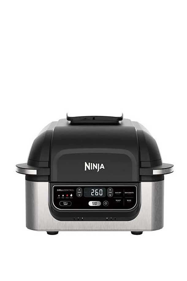 [SharkNinja] 닌자 5 in 1 에어그릴&에어프라이어 AG301KR은 블랙/실버 색상의 에어프라이어이며, 에어프라이, 그릴, 베이크, 로스트, 건조 기능을 갖췄습니다. 스테인리스 스틸과 세라믹 코팅 소재로 제작되었으며 260°C 초고온 조리, 원터치 쿠킹 시스템, 터치패널, 분리형 구조, 연기 최소화, 사이클로닉 그릴링 테크놀로지 등의 특징을 가지고 있습니다. 본 제품은 본체, 그릴 플레이트, 에어프라이어 바스켓, 외부 바스켓으로 구성되어 있으며, 220V/60Hz, 1760W의 소비전력, 12.9Kg의 중량, 235 x 356 x 450 mm의 크기를 가졌습니다.
