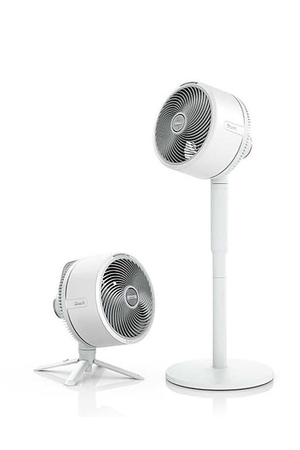 [SharkNinja] 샤크 올인원 무선 선풍기 플렉스브리즈 FA200KR는 실내/실외 어디든 사용할 수 있는 다재다능한 선풍기입니다. 스탠드형과 탁상형으로 전환 가능하며, 5단계 풍속 조절, 180도 회전, 55도 각도 조절, 그리고 미스트 기능을 통해 쾌적한 환경을 조성합니다. 최대 24시간 사용 가능한 배터리, UV 보호 기능, 방수 설계, 리모컨, 높이 조절 기능으로 편리함을 더했으며, 화이트와 블랙 색상으로 제공됩니다.
