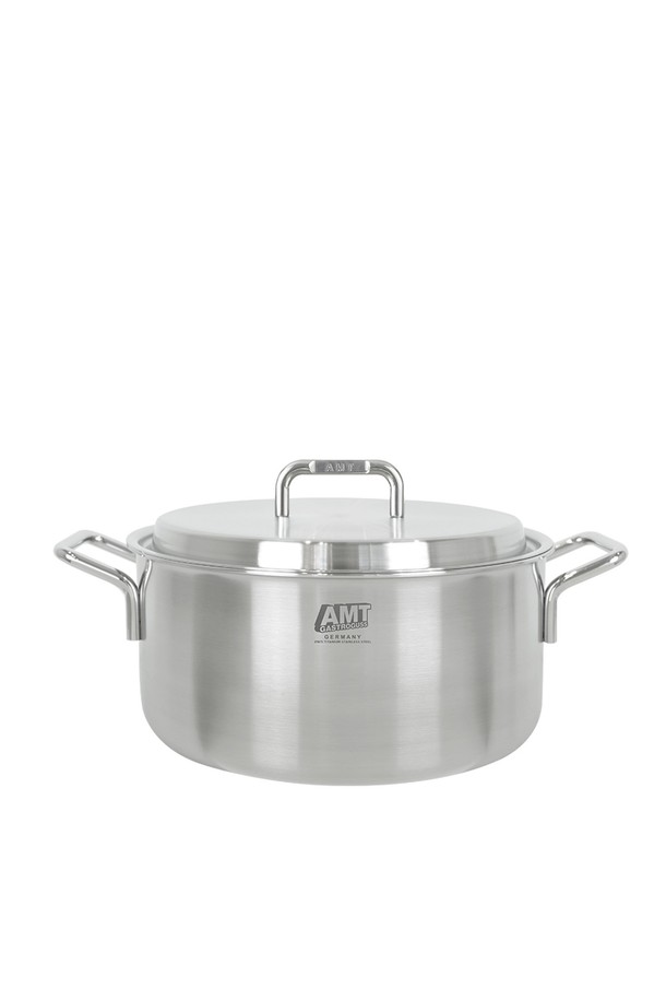 AMT 샤프(Sharp) 316Ti 스텐 28cm 베이직팟은 의료용 소재급 316Ti 티타늄 스테인리스 스틸을 사용하여 내구성과 내식성이 뛰어납니다. 28cm 크기에 8.4L 용량으로 넉넉한 조리가 가능하며, 통 5중 구조와 스팀 순환 시스템, 베이퍼 씰 효과로 맛있는 요리를 완성합니다. 내부 계량 눈금과 스팟 용접 손잡이로 편리함을 더했으며, 가스, 핫플레이트, 인덕션, 할로겐, 식기세척기 등 다양한 열원에서 사용 가능합니다. 무수분/저수분 조리가 가능하여 건강하고 맛있는 요리를 즐길 수 있으며, 위생적인 일체형 구조로 관리도 용이합니다.
