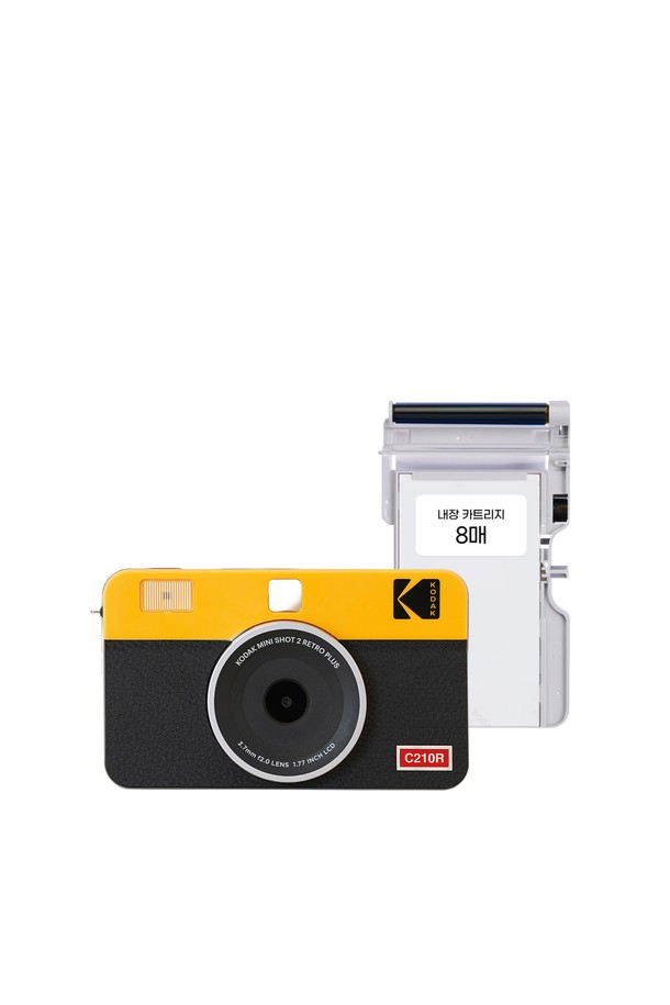 코닥 미니샷2 레트로 즉석 카메라+카트리지 8매 (옐로우)는 사진 촬영과 즉석 인쇄를 한 번에 즐길 수 있는 미니 사이즈 카메라입니다. 옐로우, 화이트, 블랙 세 가지 색상으로 출시되었으며, 플라스틱 소재로 제작되었습니다. 2인치 용지에 4PASS 인쇄 방식으로 선명한 사진을 인쇄할 수 있으며, 셀피 미러, 플래시, 필터 효과, 콜라주, 스티커 등 다양한 기능을 지원합니다. LCD 디스플레이와 C타입 포트를 갖췄으며, 1회 충전으로 약 20장까지 인쇄 가능합니다. 카트리지 8매가 포함되어 있어, 구매 후 바로 사용 가능합니다.
