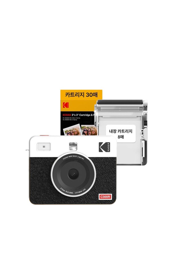 코닥 미니샷3 레트로 즉석 카메라 (화이트)는 1300만 화소 카메라와 300dpi 해상도의 4PASS 프린팅 기술을 통해 사진을 바로 인화할 수 있는 2in1 제품입니다. 1.77인치 디지털 뷰파인더, 블루투스 연결, 셀피 미러, 노이즈 감소 기능으로 더욱 편리하게 사용할 수 있으며, 3x3인치(76mm x 76mm) 크기의 사진을 보더 또는 보더리스 방식으로 인쇄할 수 있습니다. 사진 편집, 콜라주 제작, 필터 및 프레임 옵션을 제공하는 앱 기능을 통해 사진을 더욱 다채롭게 꾸밀 수 있으며, 빠른 포커싱 속도와 라미네이트 코팅으로 사진의 보존성을 높였습니다. FSC 인증 패키지로 환경까지 생각한 코닥 미니샷3 레트로 즉석 카메라로 소중한 순간을 간직하세요.
