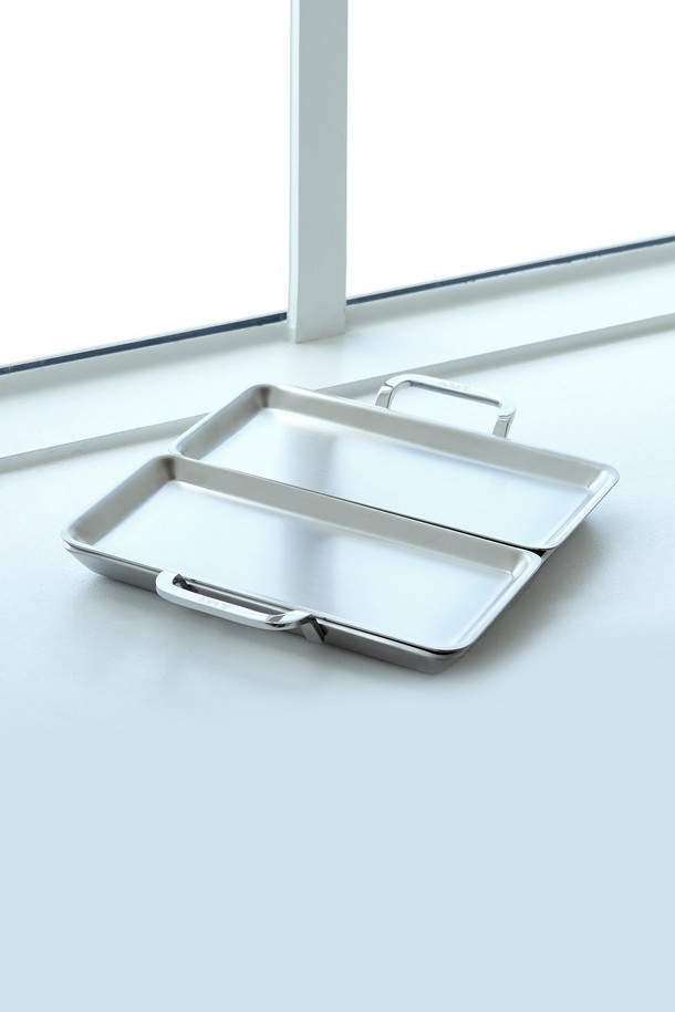 AMT 316Ti 스텐 스텔스 로스트팬 (26x26x2.5cm)은 조리 및 주방용품으로, 316Ti 스테인리스스틸 소재로 제작되어 뛰어난 내구성과 내열성을 자랑합니다. 스텔스 코팅이 적용되어 음식물이 눌어붙는 것을 방지하며, 실버 색상에 양손잡이 디자인으로 편리하게 사용할 수 있습니다. 사이즈는 26x26x2.5cm로 다양한 요리에 활용하기 좋습니다. 주방에서 조리도구로 활용하여 맛있는 요리를 완성해 보세요.
