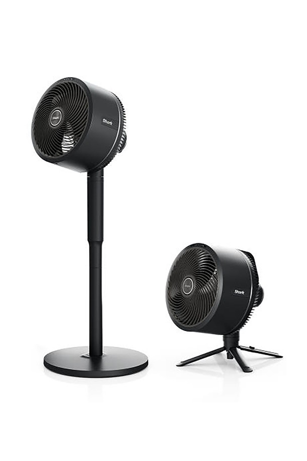 샤크 올인원 무선 선풍기 플렉스브리즈 FA200KR로 시원한 여름을 준비하세요. 블랙 색상의 스탠드형/탁상형 변환 가능한 이 선풍기는 최대 20M 체감 거리와 최대 5°C 온도 감소 효과를 제공합니다. 무선으로 24시간 연속 사용이 가능하며, 별도 구매 가능한 물 미스트 기능을 통해 더욱 쾌적한 실내 환경을 조성할 수 있습니다.
