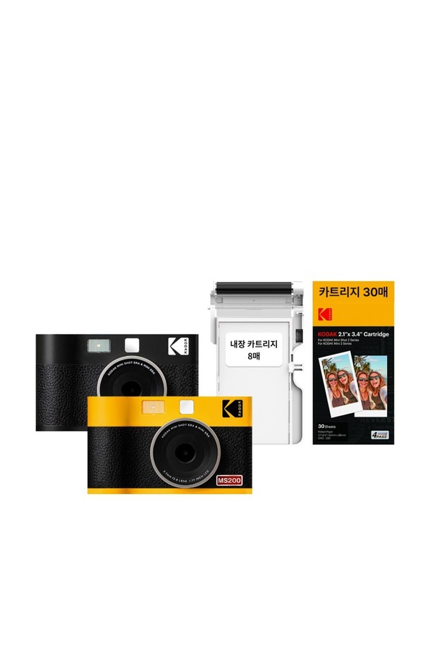 코닥 미니샷2(Mini Shot 2) ERA 즉석 카메라는 옐로우와 블랙 두 가지 색상으로 출시되어 개성 있는 스타일을 연출합니다. 컴팩트한 사이즈와 레트로 디자인으로 휴대성이 뛰어나며, 일상과 여행 등 다양한 상황에서 즉석 사진을 인화할 수 있습니다. 카메라 본체와 함께 38매의 카트리지가 제공되어, 바로 사진을 인화하여 소중한 순간을 간직할 수 있습니다. 플라스틱 소재로 제작되어 가볍고 튼튼하며, 휴대가 간편하여 언제 어디서든 사진 촬영의 즐거움을 더합니다. 간편한 사용법으로 누구나 쉽게 즉석 사진의 매력을 경험할 수 있습니다.
