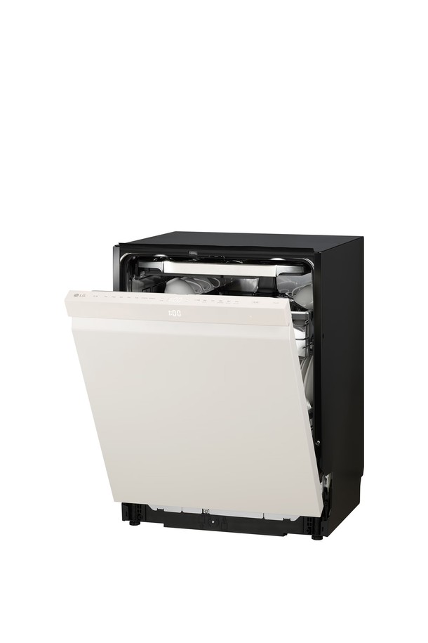 LG 디오스 AI 오브제컬렉션 식기세척기 DEE6BGE는 14인용 대용량으로 3~5인 가구에 적합하며, 네이처 베이지, 다크그레이, 스테인리스 색상 옵션을 제공합니다. 트루스팀, 토네이도 세척날개, 3중 건조 방식, 스마트 선반+ 등 혁신적인 기능과 에너지 소비효율 1등급으로 효율적인 주방 관리를 도와줍니다. Full-Down 도어, LED 조작 버튼, 내부 조명 등 미니멀한 디자인과 Wi-Fi 연결, 음성 안내, 고온살균, 자동문 열림건조, 스마트 진단과 같은 부가 기능으로 편리함을 더했습니다.
