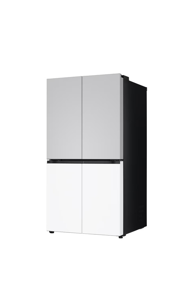 LG 디오스 오브제컬렉션 베이직 냉장고 870L T875MRH012는 4도어 상냉장/하냉동 방식으로, 크림 그레이, 크림 화이트, 클레이 베이지, 밀크 그레이, 프라임 화이트, 실버 색상 옵션을 제공합니다. 870L의 넉넉한 용량과 2등급 에너지 효율을 자랑하며, 인공지능 냉기 제어 시스템, 멀티 신선플러스 트레이, 라인 얼음 기능 등 다양한 편의 기능을 갖추었습니다. 가로 914mm, 세로 918mm, 높이 1,787mm 크기에 125kg의 무게이며, WiFi 연결, 음성인식 및 디스펜서 기능을 지원합니다.
