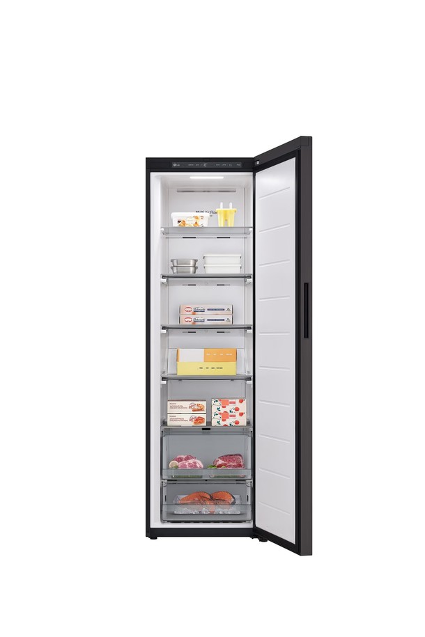 LG 컨버터블 패키지 오브제컬렉션 Fit & Max (김치전용고, 좌열림) 328L 1등급 Z324GB3S는 베이지 색상의 328L 용량 김치냉장고입니다. 멀티냉각 방식, 인버터 컴프레서, ThinQ (Wi-Fi) 기능, 인공지능 맞춤 보관, 신선 및 정온 유지 기능으로 김치를 더욱 맛있게 보관합니다. 김치, 냉동/냉장, 잡곡, 야채, 신선식품 보관은 물론 유산균가드 기능까지 갖춰 다용도로 활용 가능합니다. 글라스 도어, 좌우 가변 도어, 좌열림 방식에 고내 Top 디스플레이와 냉기지킴가드를 갖췄으며, 가구장 밀착 설치가 가능합니다. 김치용기 6개(10.2L)를 제공합니다.
