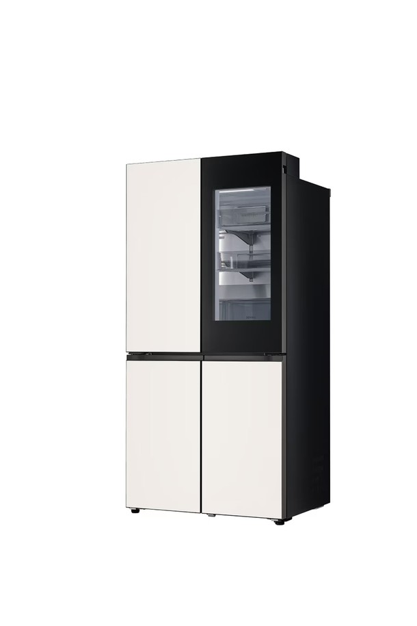 LG 디오스 오브제컬렉션 STEM 베이직 냉장고 Fit & Max (노크온) 601L M626GBB352는 베이지 색상의 4도어 냉장고입니다. 총 601L의 넉넉한 용량으로 냉장실 378L, 냉동실 223L로 구성되어 있으며, 에너지 소비 효율 2등급의 제품입니다. 블랙 글라스 도어와 노크온 기능을 통해 세련된 디자인과 편리한 사용성을 제공하며, 2.4인치 디스플레이를 탑재했습니다. UV 청정 탈취 시스템, 인공지능 냉기 제어 시스템, 멀티 냉각 방식, 인버터 리니어 컴프레서 등 최첨단 기술을 통해 식품을 신선하게 보관하며, WiFi 연결, 음성 인식, 크래프트 아이스, 오토 아이스메이커 등의 스마트 기능도 제공합니다.
