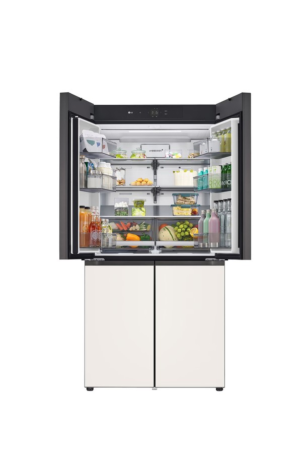 LG 디오스 오브제컬렉션 냉장고 Fit & Max 613L 2등급 M626GBB032는 오브제컬렉션 베이지 색상의 4도어 (상냉장/하냉동) 냉장고입니다. 총 613L의 넉넉한 용량(냉장 384L, 냉동 229L)으로, 멀티 냉각 시스템, UV 청정 기능, 멀티 수납 코너 등 다양한 기능을 제공합니다. 2.4인치 LCD 디스플레이, WiFi 스마트 기능, 음성인식 기능으로 편리하게 사용할 수 있으며, 914mm(가로) x 698mm(세로) x 1,860mm(높이)의 크기를 가지고 있습니다. 에너지 소비 효율 2등급 제품으로, 인버터 리니어 컴프레서와 38.0kWh/월의 소비전력을 자랑합니다. 내부에는 다용도 선반 시스템, LED 조명, 트위스트 아이스 메이커 등이 갖춰져 있어 효율적인 수납과 편리한 사용성을 제공합니다.
