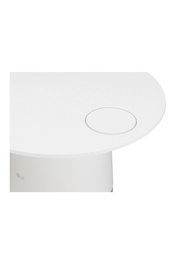 LG 퓨리케어 오브제컬렉션 에어로퍼니처 AS065PWHA는 19.8㎡의 공간을 깨끗하게 청정하는 공기청정기입니다. 에센스 화이트 색상의 테이블형 디자인으로, 가구처럼 공간에 자연스럽게 녹아듭니다. 360도 청정, PM 1.0 센서, UV 팬 살균, 무선 충전, 무드등, 저소음, 필터 인식 및 교체 알림, ThinQ(Wi-Fi) 지원, 스마트 진단, AI 맞춤 운전 등 다양한 기능을 갖추었습니다.
