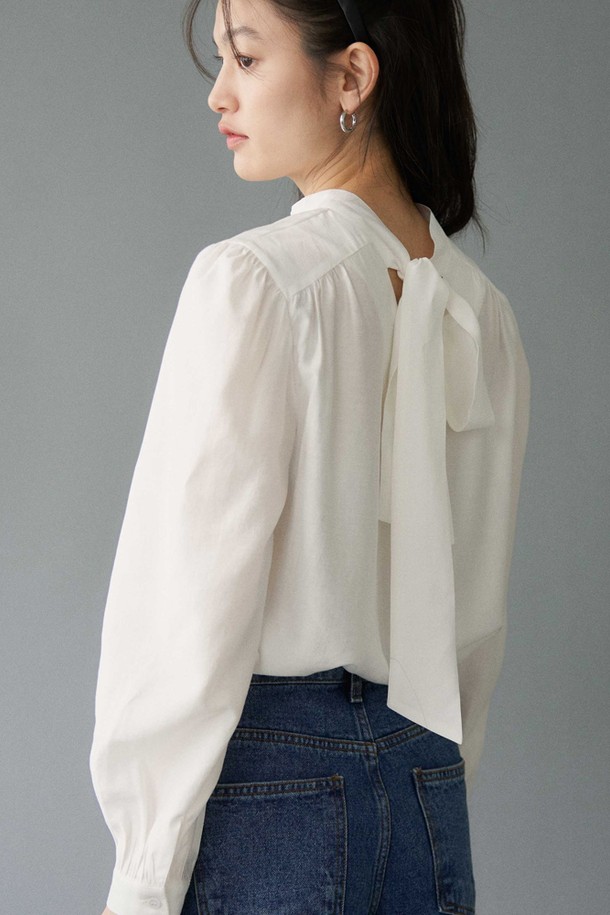 le abonne - 블라우스 - SILKY HIGH NECK TAIL BLOUSE_WHITE