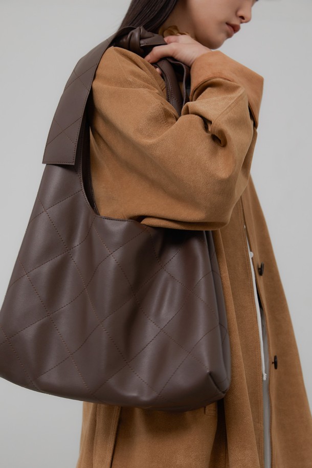 le abonne - 숄더백 - CAMILLE_QUILTING_SHOULDER_BAG_DARK_BROWN