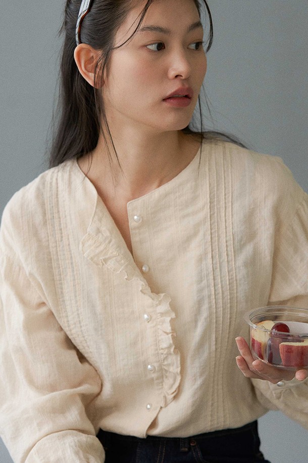 le abonne - 블라우스 - ROUND PIN TUCK BLOUSE_BUTTER