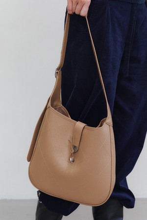 MOIRE SHOULDER BAG_LIGHT BEIGE