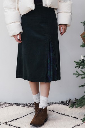 PLEATS POINT SKIRT_DARK GREEN