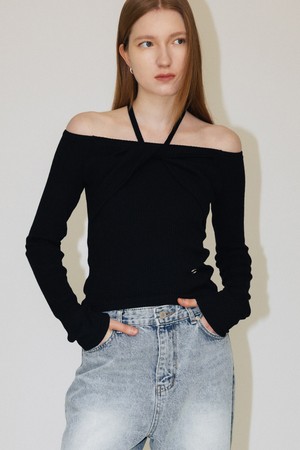 CO OFF SHOULDER STRAP JERSEY TOP_BLACK