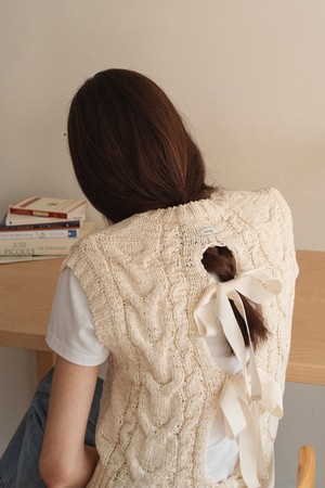 [23SS] A CABLE RIBBON KNIT VEST_IVORY