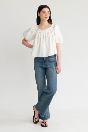 A SMOKED SHIRRING BLOUSE_WHITE