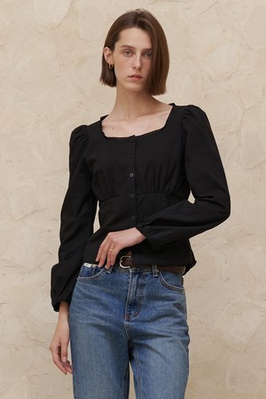 A SQUARE NECK LACE LONG SLEEVE BLOUSE_BLACK