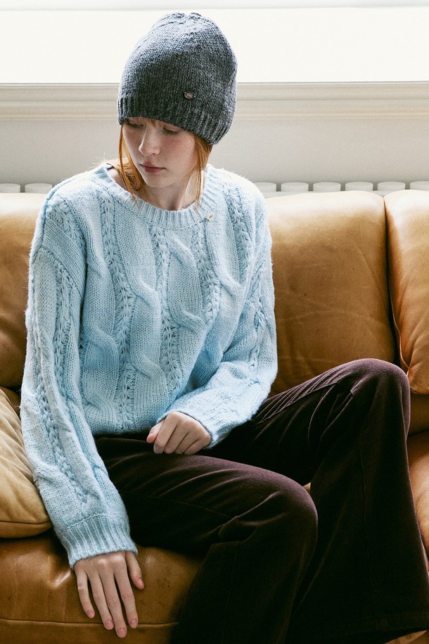 AMONG - 스웨터 - A CABLE KNIT PULLOVER_LIGHT BLUE