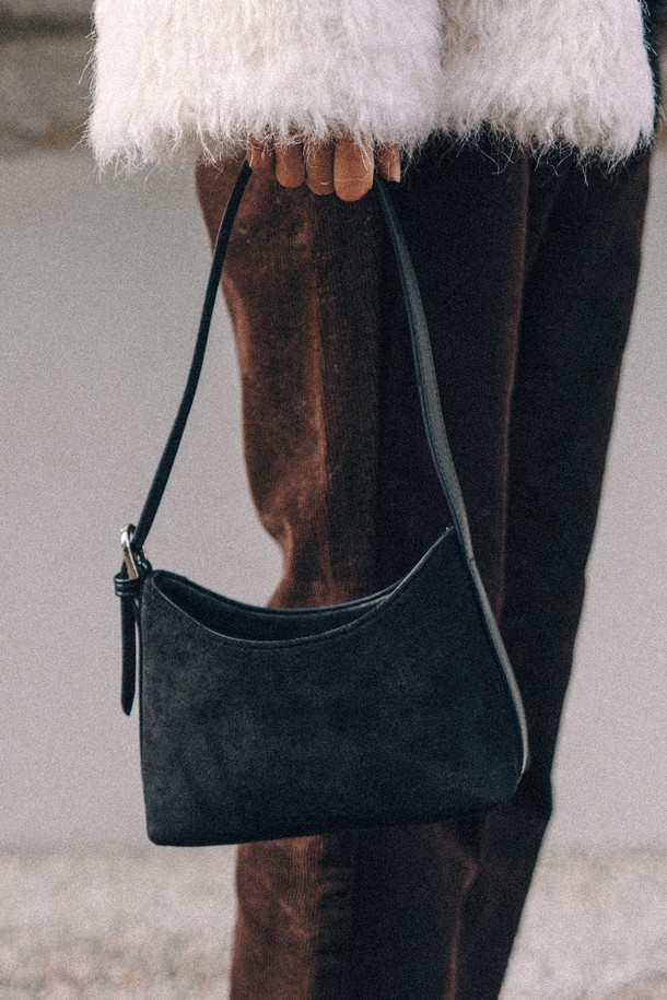 AMONG - 숄더백 - A SUEDE MINI BAG_BLACK