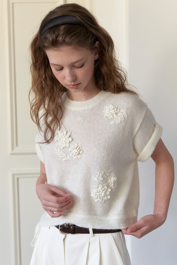 AMONG - 스웨터 - A FLOWER MOHAIR KNIT TOP_IVORY