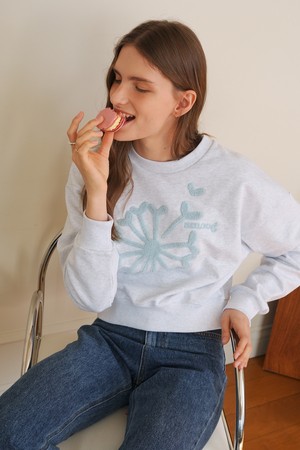 [24SS] A BOUCLE FLOWER SEED SWEATSHIRT_WHITE GREY