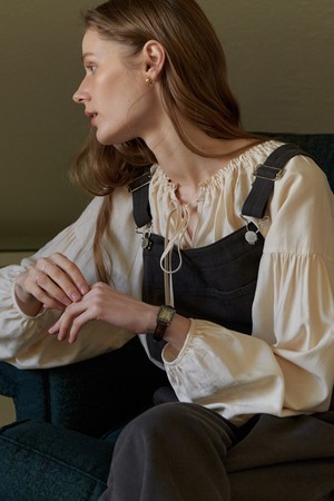 A SHIRRING NECK RIBBON BLOUSE_CREAM