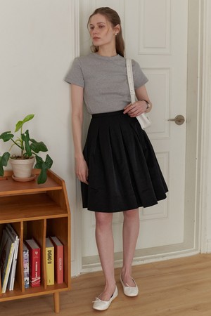 A PLEATED MIDI SKIRT_BLACK