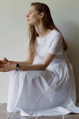 A SIDE PLEATS HALF SLEEVE DRESS_WHITE