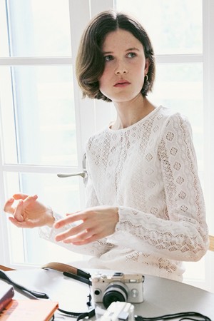 A LACE LONG SLEEVE T [2colors]